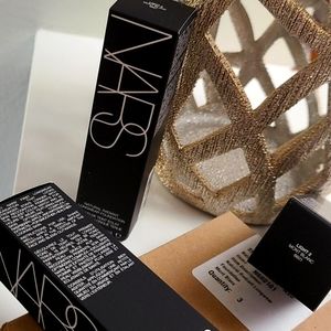 NARS Natural Radiant Foundation in Mont Blanc